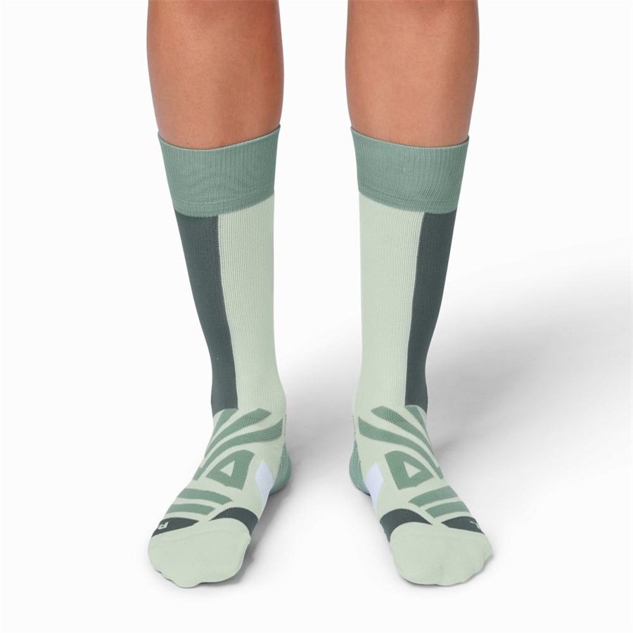 On High Green / White | SN-ON29152
