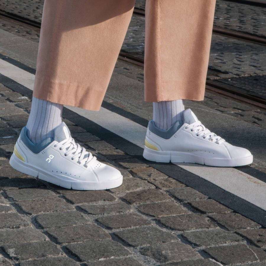 On THE ROGER Advantage White | SN-ON28621
