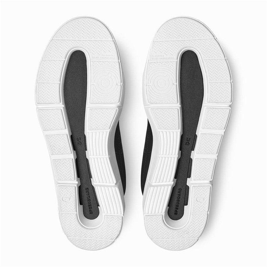 On THE ROGER Clubhouse Black / White | SN-ON28838